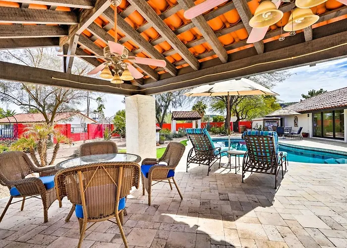 Pool & Putting Green: Group Getaway In Glendale! Phoenix