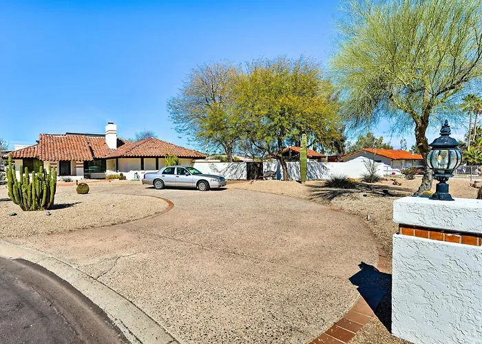 Holiday home Pool & Putting Green: Group Getaway In Glendale! Phoenix