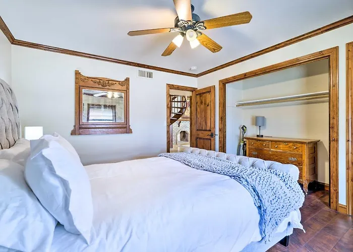 Pool & Putting Green: Group Getaway In Glendale! * Phoenix