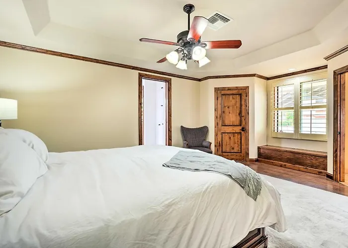 Pool & Putting Green: Group Getaway In Glendale! * Phoenix